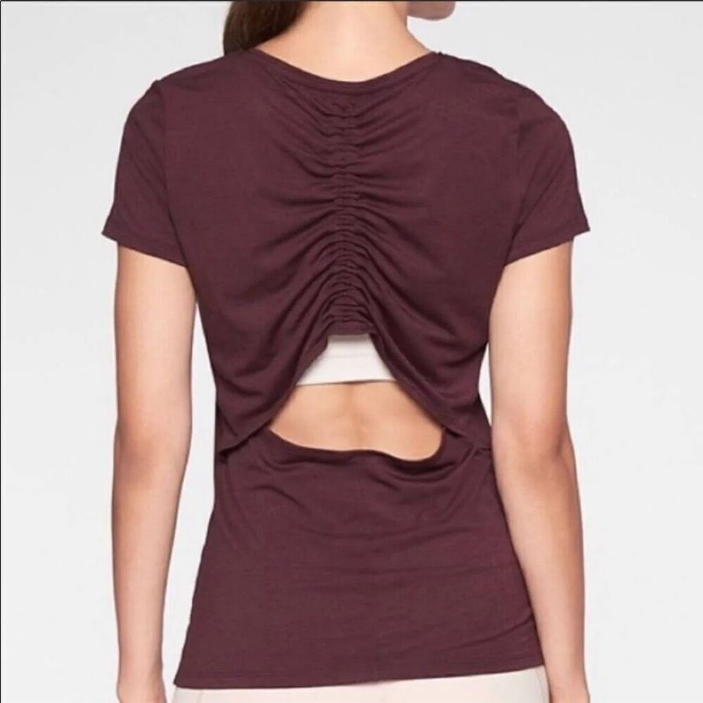 Athleta Plum Encore Cinch Back Crew Neck T Size M